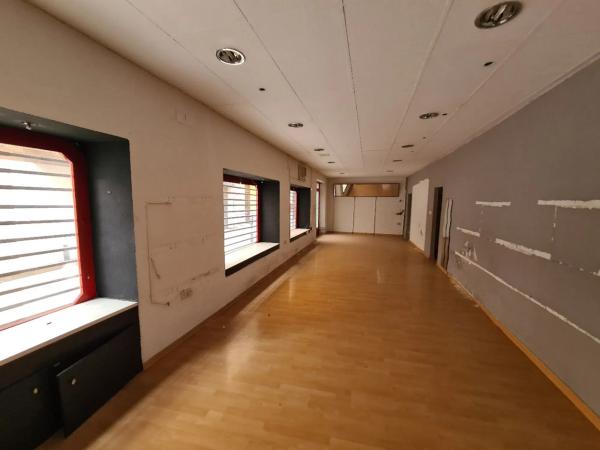 Local en calle de la Trinidad, 8