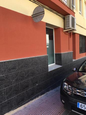 Local en calle Jacinto Benavente, 29