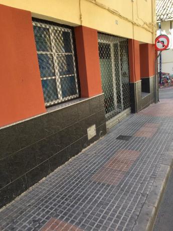 Local en calle Jacinto Benavente, 29