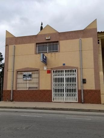 Nave en 9 de octubre 9, 9