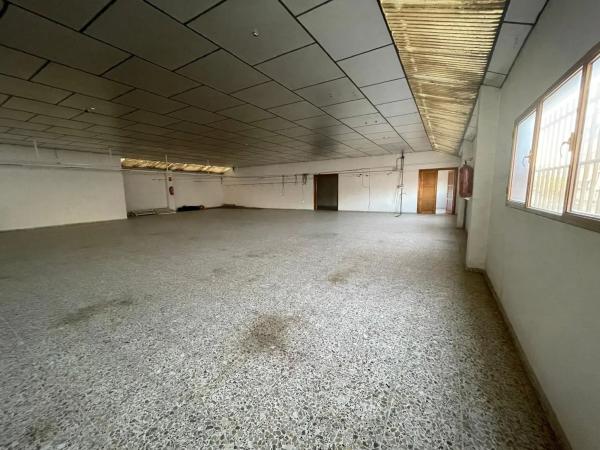 Nave en calle 9 de Octubre, 7