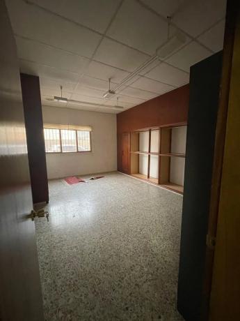 Nave en calle 9 de Octubre, 7