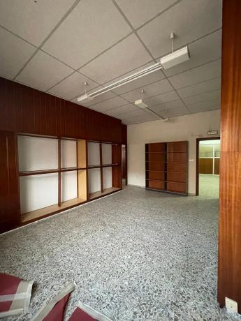 Nave en calle 9 de Octubre, 7