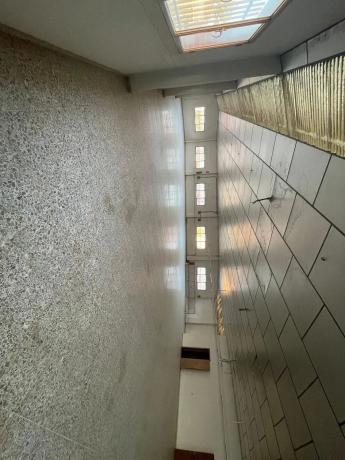 Nave en calle 9 de Octubre, 7