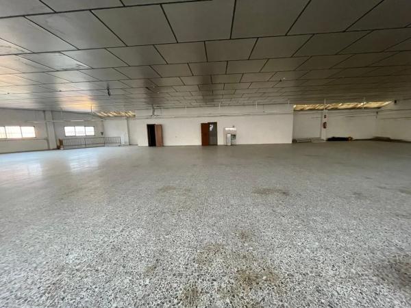 Nave en calle 9 de Octubre, 7