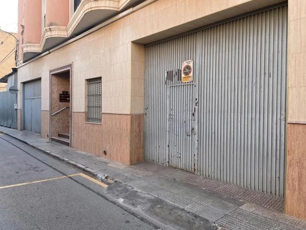 Local en avenida País Valenciano, 74