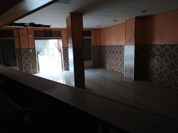 Local en avenida del Pais Valenciano, 56