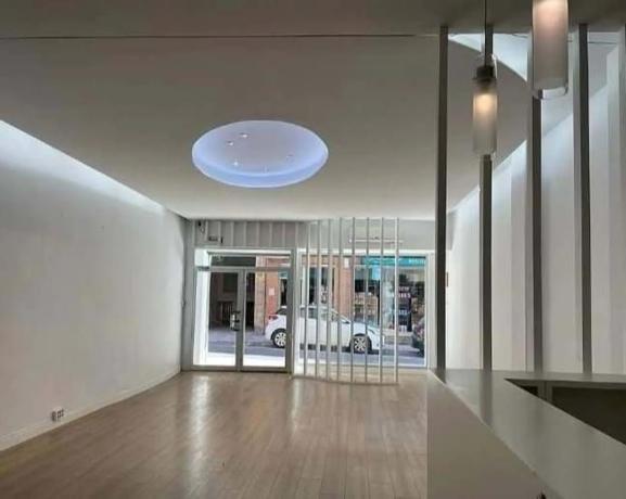 Local en calle Salvador Dalí