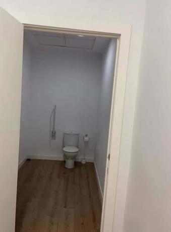 Local en calle Salvador Dalí