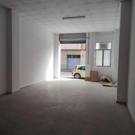 Local en calle Antonio Sequeros