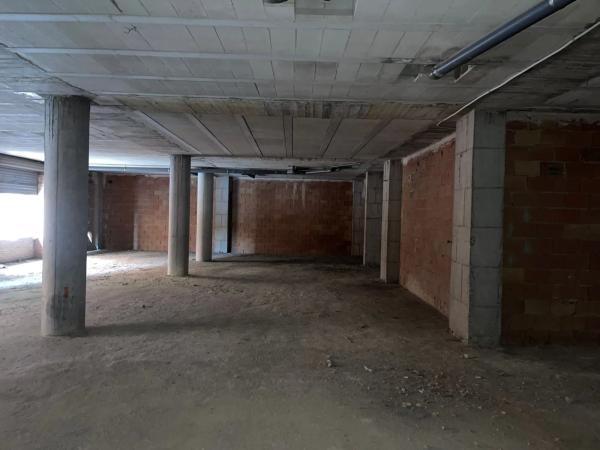 Local en calle Luis Buñuel, 48