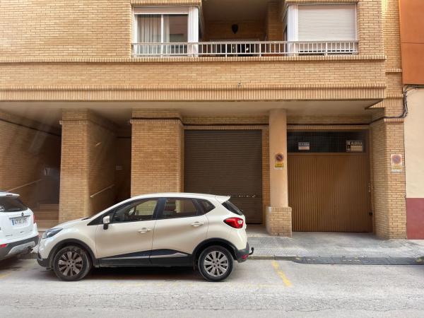 Local en calle Luis Buñuel, 48