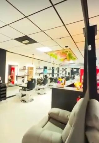 Local en calle Nueve de Octubre, 5