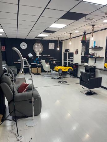 Local en calle Nueve de Octubre, 5