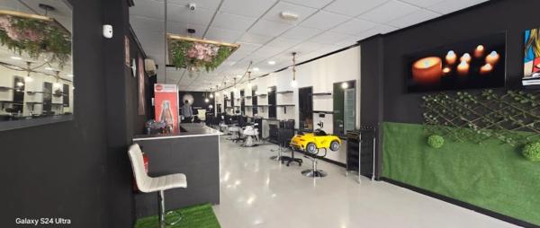 Local en calle Nueve de Octubre, 5