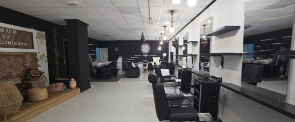 Local en calle Nueve de Octubre, 5