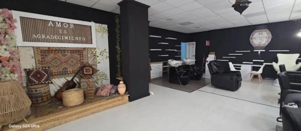 Local en calle Nueve de Octubre, 5