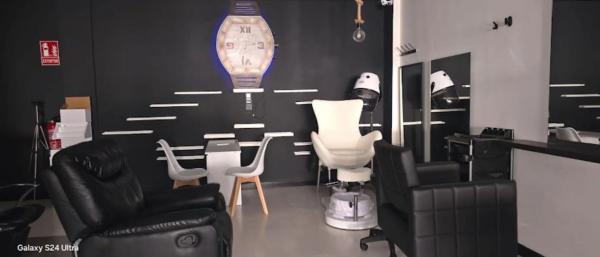 Local en calle Nueve de Octubre, 5