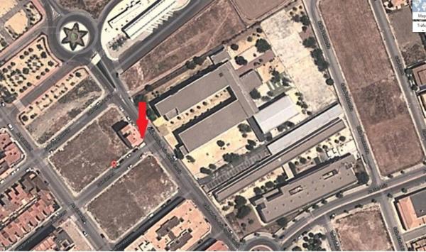 Local en calle la Serrana, 23