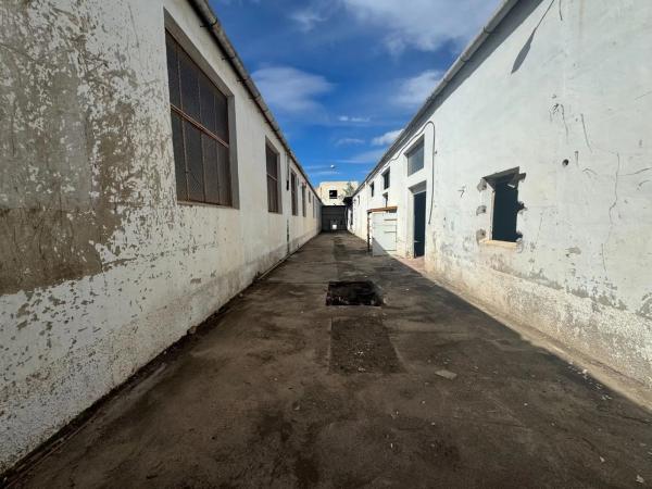 Nave en avenida de Orihuela