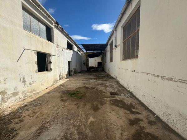 Nave en avenida de Orihuela