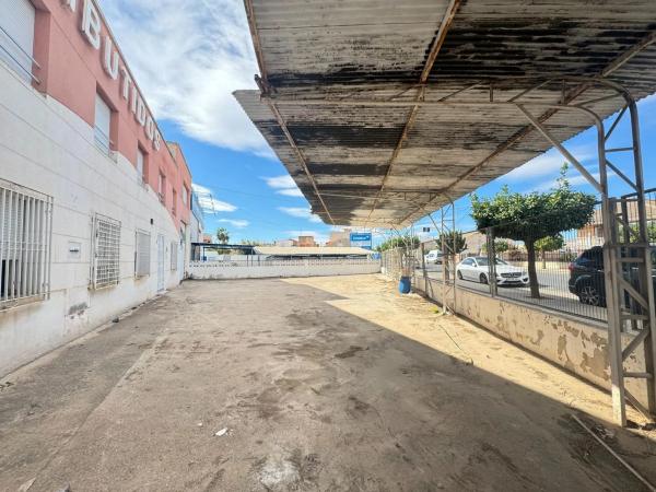 Nave en avenida de Orihuela