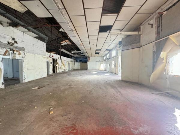 Nave en avenida de Orihuela