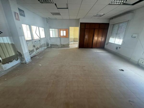 Nave en avenida de Orihuela