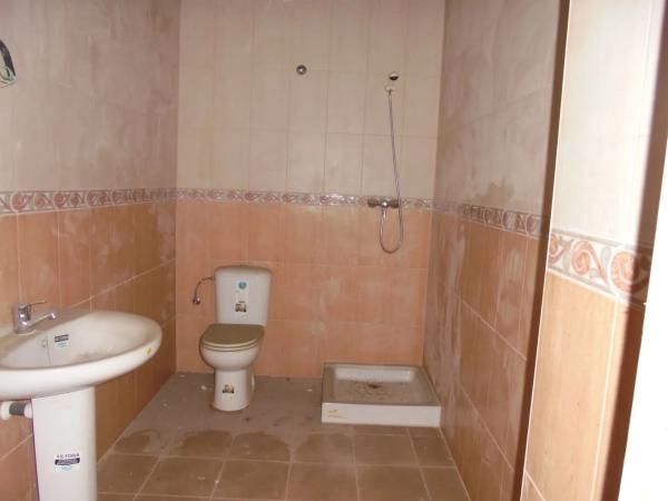 Local en calle los Lirios, 53