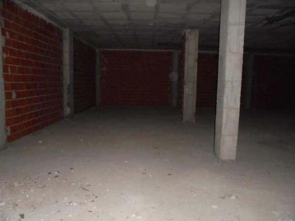 Local en calle los Lirios, 53