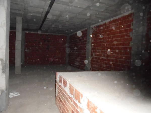 Local en calle los Lirios, 53