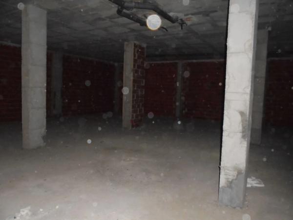 Local en calle los Lirios, 53