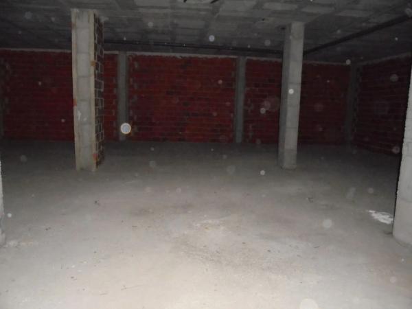 Local en calle los Lirios, 53