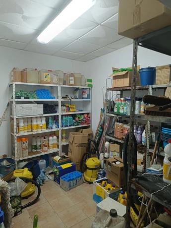 Nave en calle el Almendro, 12