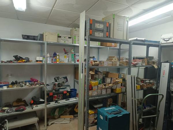 Nave en calle el Almendro, 12