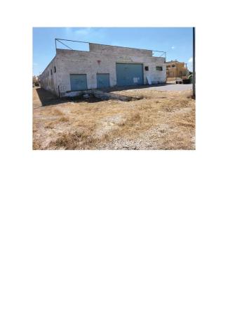 Nave en calle Canónigo, 4