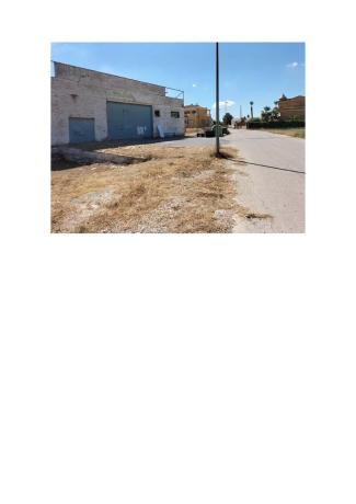 Nave en calle Canónigo, 4