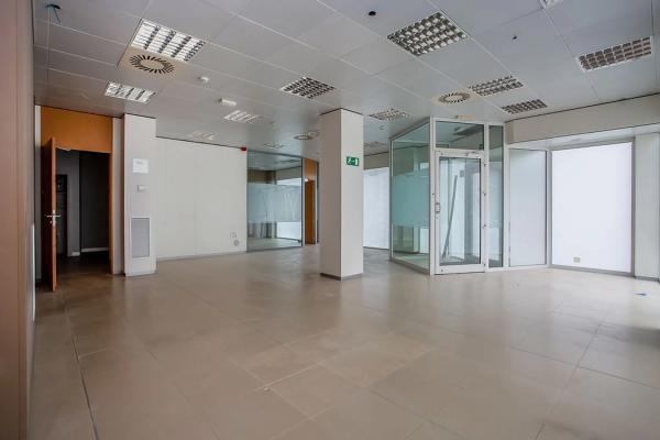 Local o nave en plaza Constitución