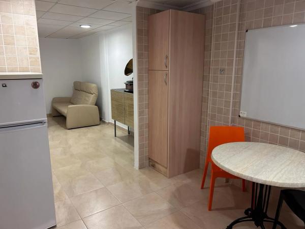 Local en avenida Federíco García Lorca, 51