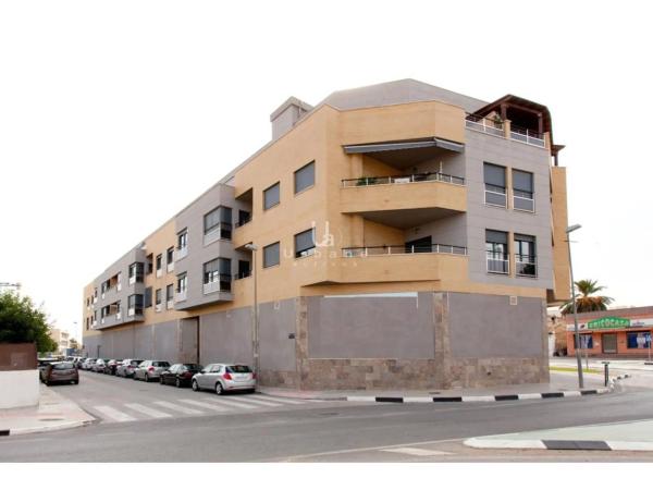 Local en calle Sorolla, 1