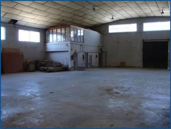 Nave en calle Apatel