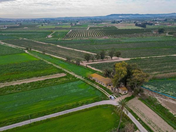 Nave en Barrio Cubos Perpen