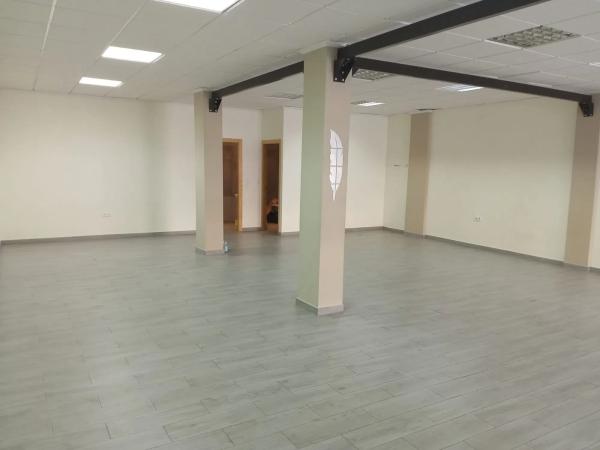 Local en calle Dolores Baeza Gil, 2