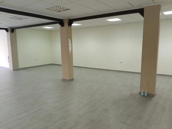 Local en calle Dolores Baeza Gil, 2