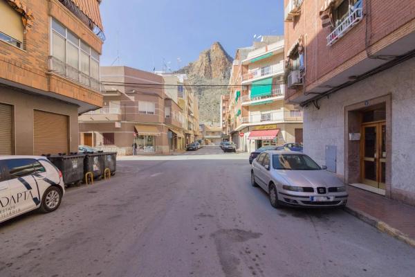 Local en calle Dos de Mayo