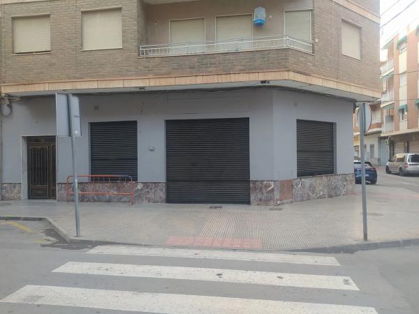 Local en calle Luis Galiana, 15