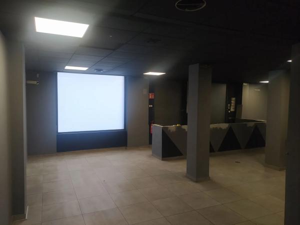 Local en calle Luis Galiana, 15