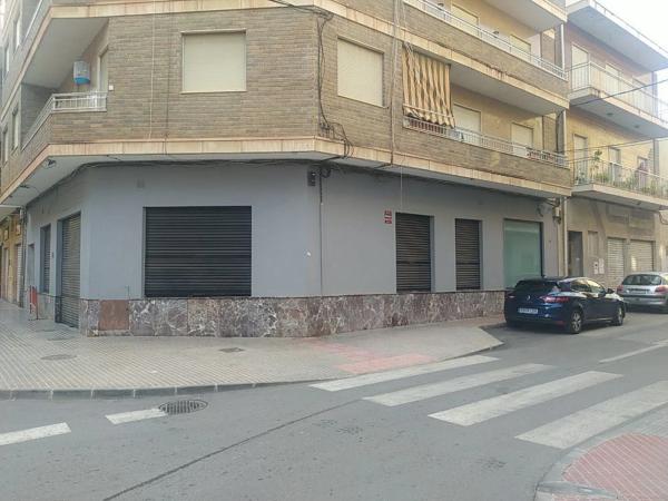 Local en calle Luis Galiana, 15