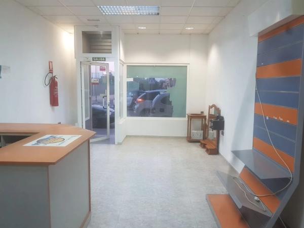 Local en calle Sierra de Segura s/n