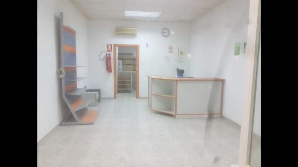 Local en calle Sierra de Segura s/n